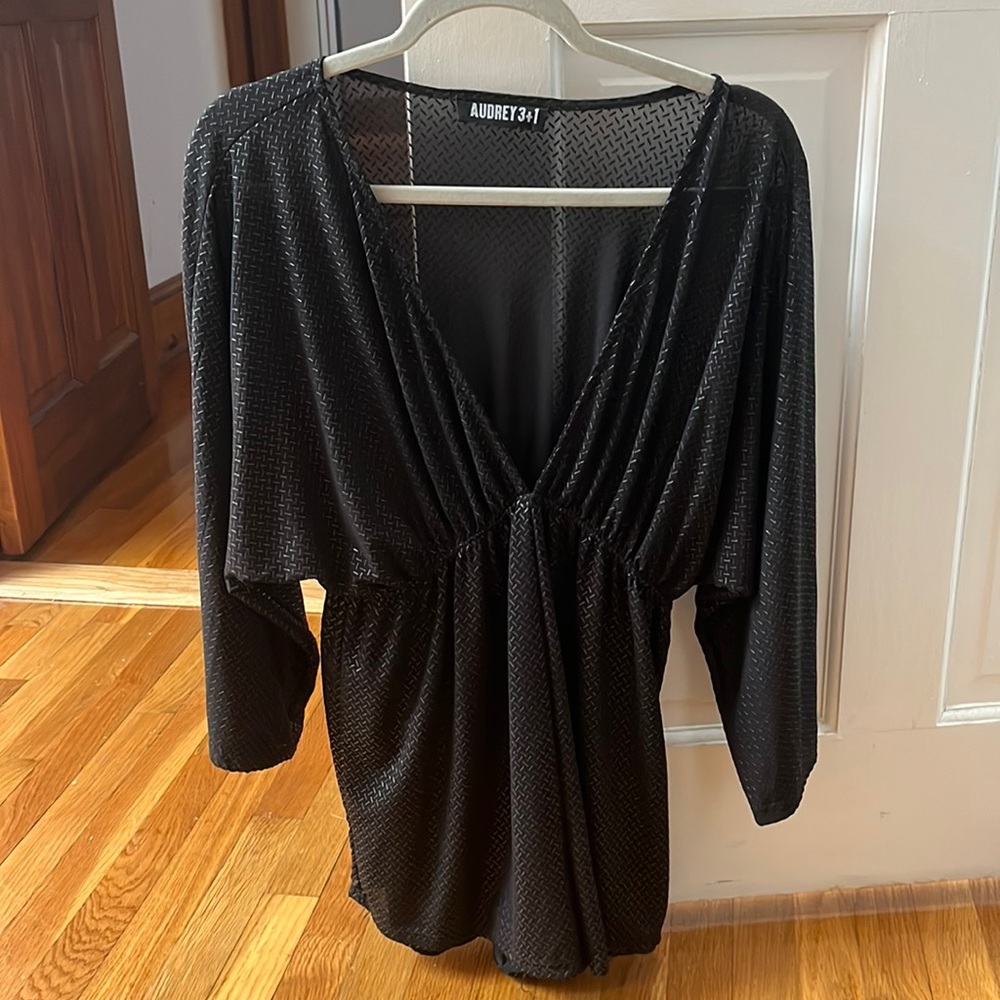 Black quarter sleeve romper